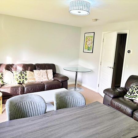 3 Bed House With Parking Near Airport Villa Edinburgh Exterior photo