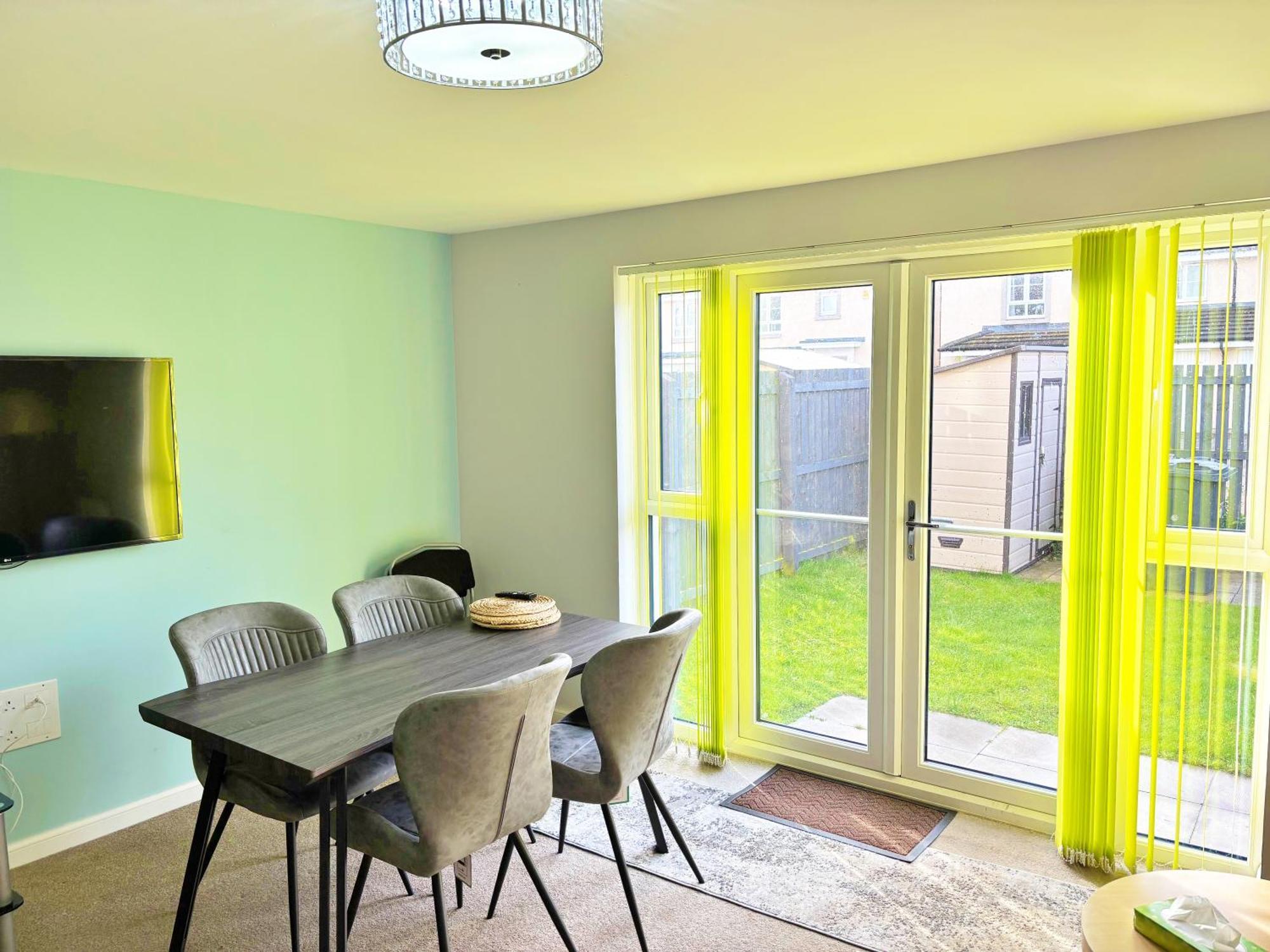 3 Bed House With Parking Near Airport Villa Edinburgh Exterior photo