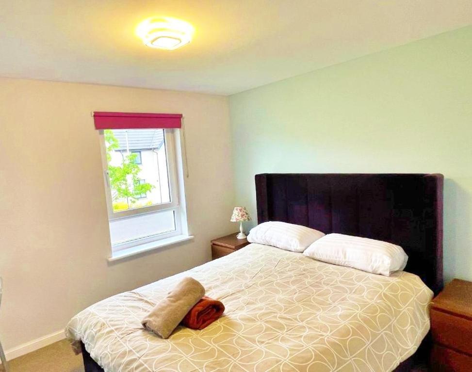 3 Bed House With Parking Near Airport Villa Edinburgh Exterior photo