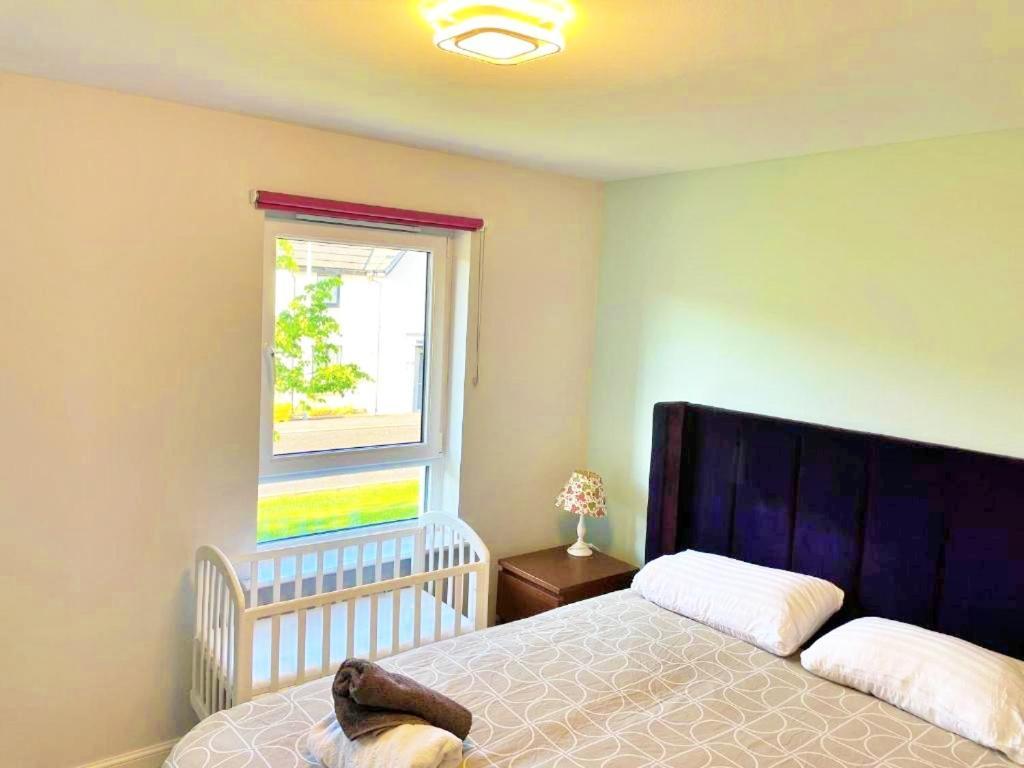 3 Bed House With Parking Near Airport Villa Edinburgh Exterior photo