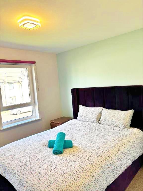 3 Bed House With Parking Near Airport Villa Edinburgh Exterior photo